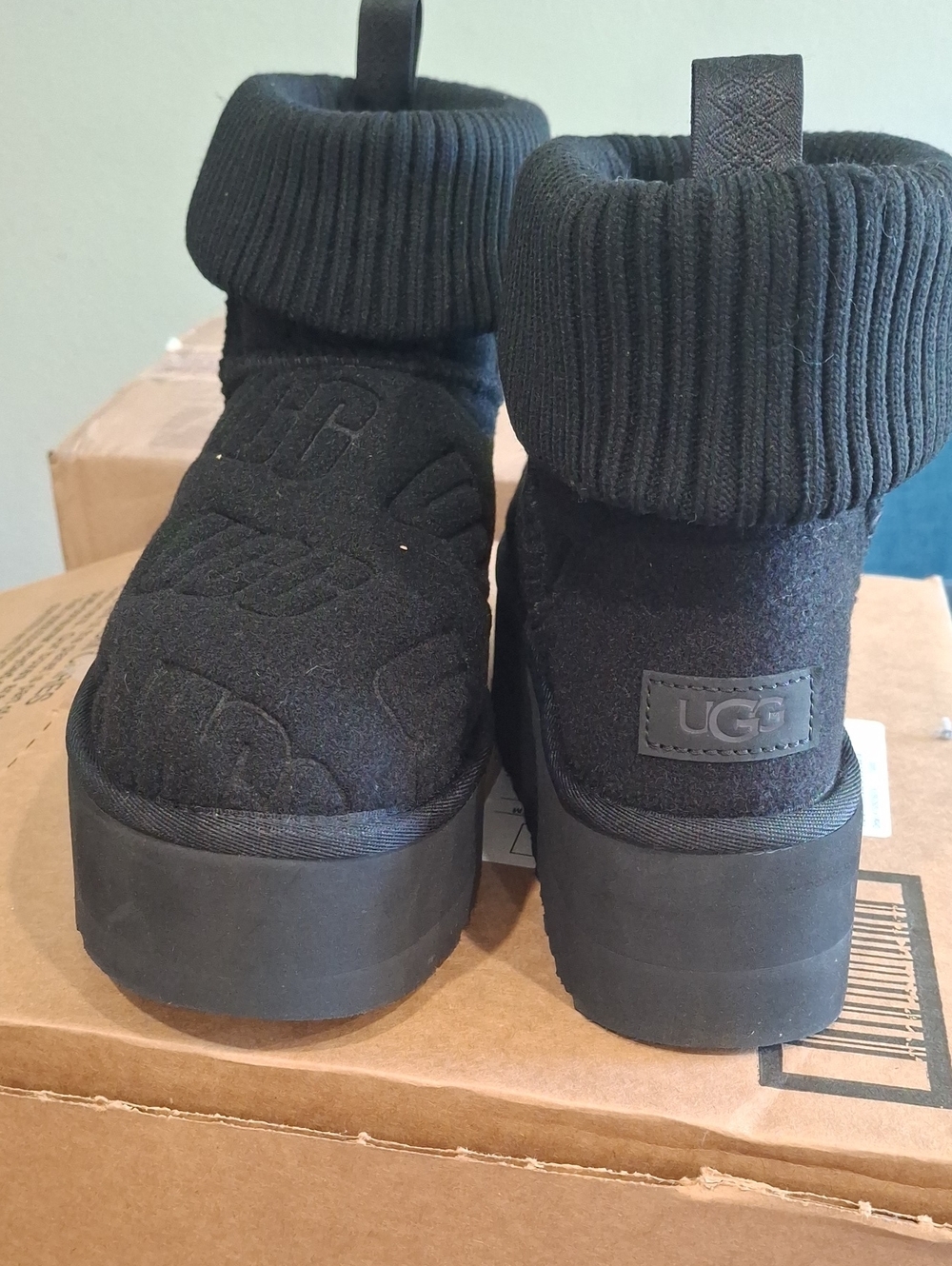 UGG Kids Black Ribbed-Cuff Ankle Boots